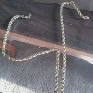 10 karat gold rope chain practically brand new